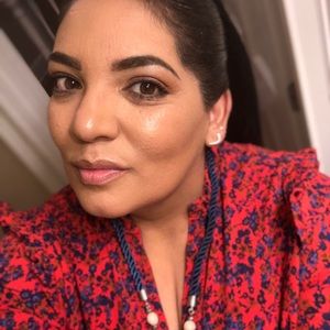 Meet your Posher, Brunilda